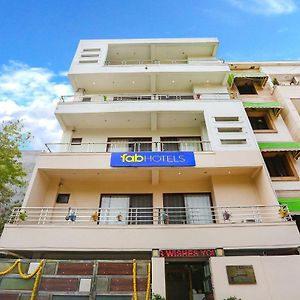 Fabhotel Novel Suites - Nr Yashobhoomi Convention Centre